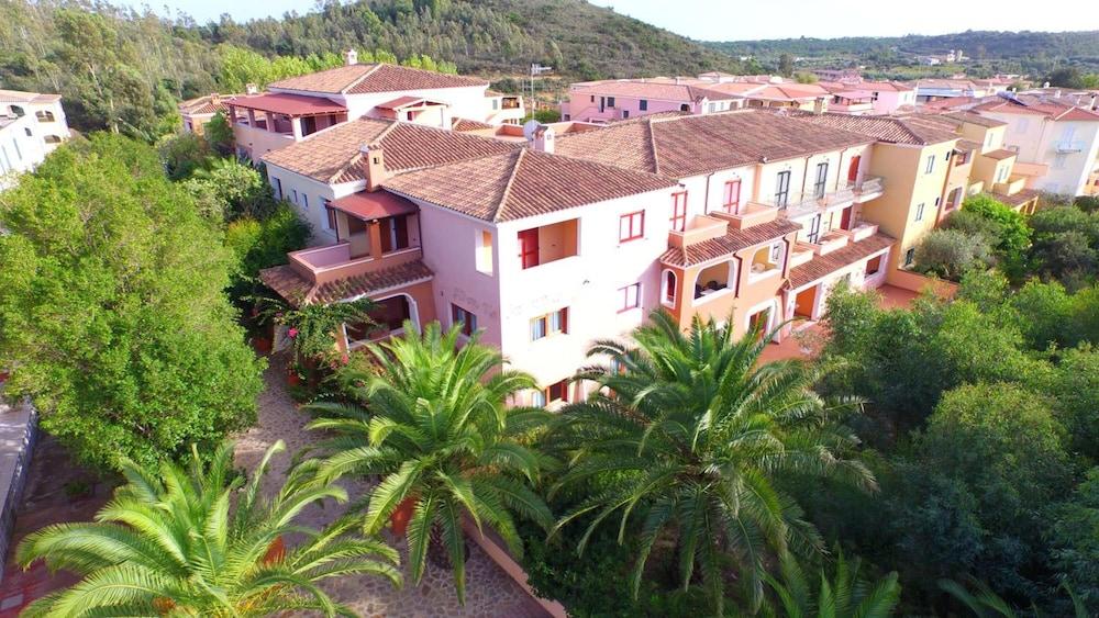 Residence Sos Alinos Cala Liberotto Buitenkant foto