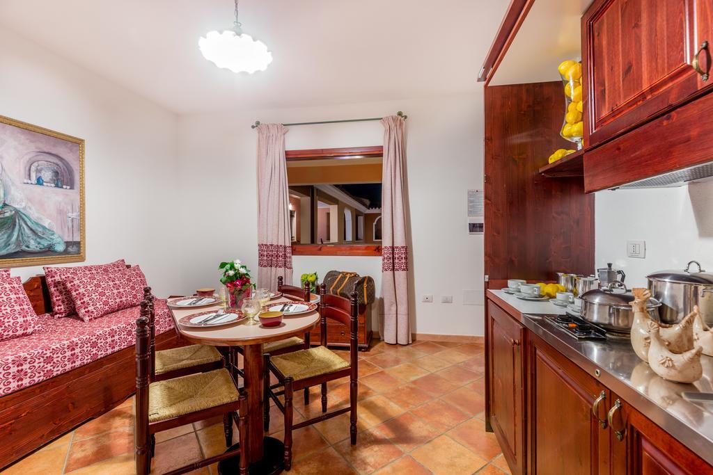 Residence Sos Alinos Cala Liberotto Buitenkant foto