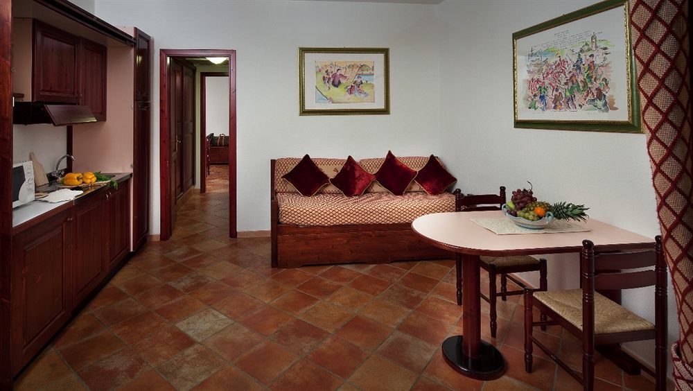 Residence Sos Alinos Cala Liberotto Buitenkant foto