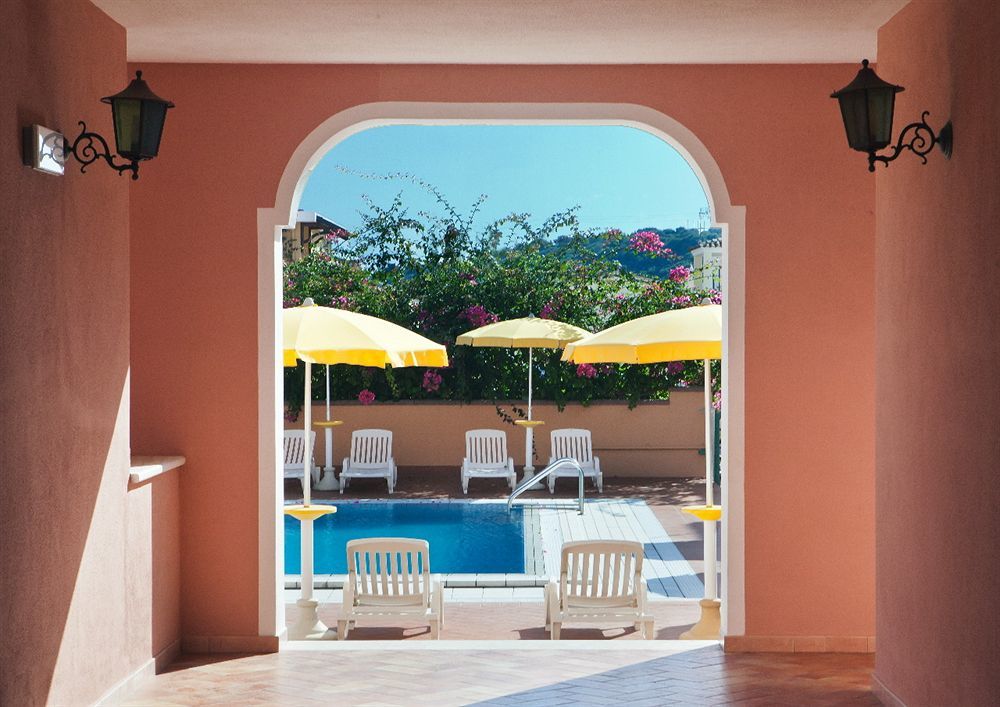 Residence Sos Alinos Cala Liberotto Buitenkant foto