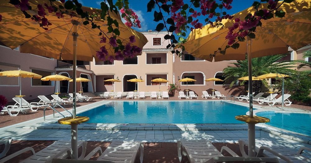 Residence Sos Alinos Cala Liberotto Buitenkant foto