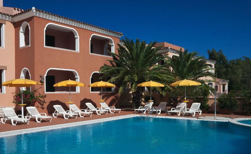 Residence Sos Alinos Cala Liberotto Buitenkant foto