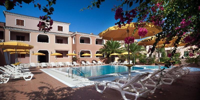 Residence Sos Alinos Cala Liberotto Buitenkant foto