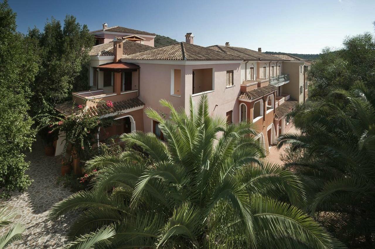 Residence Sos Alinos Cala Liberotto Buitenkant foto
